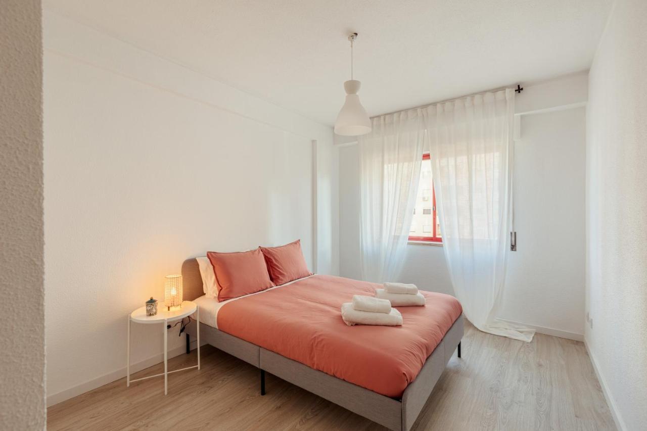 Elegant 3 Bedroom Apt - City Centre - Garage - Metro Лісабон Екстер'єр фото