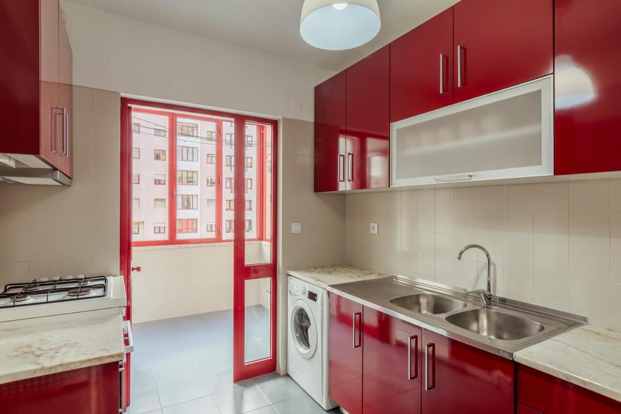 Elegant 3 Bedroom Apt - City Centre - Garage - Metro Лісабон Екстер'єр фото