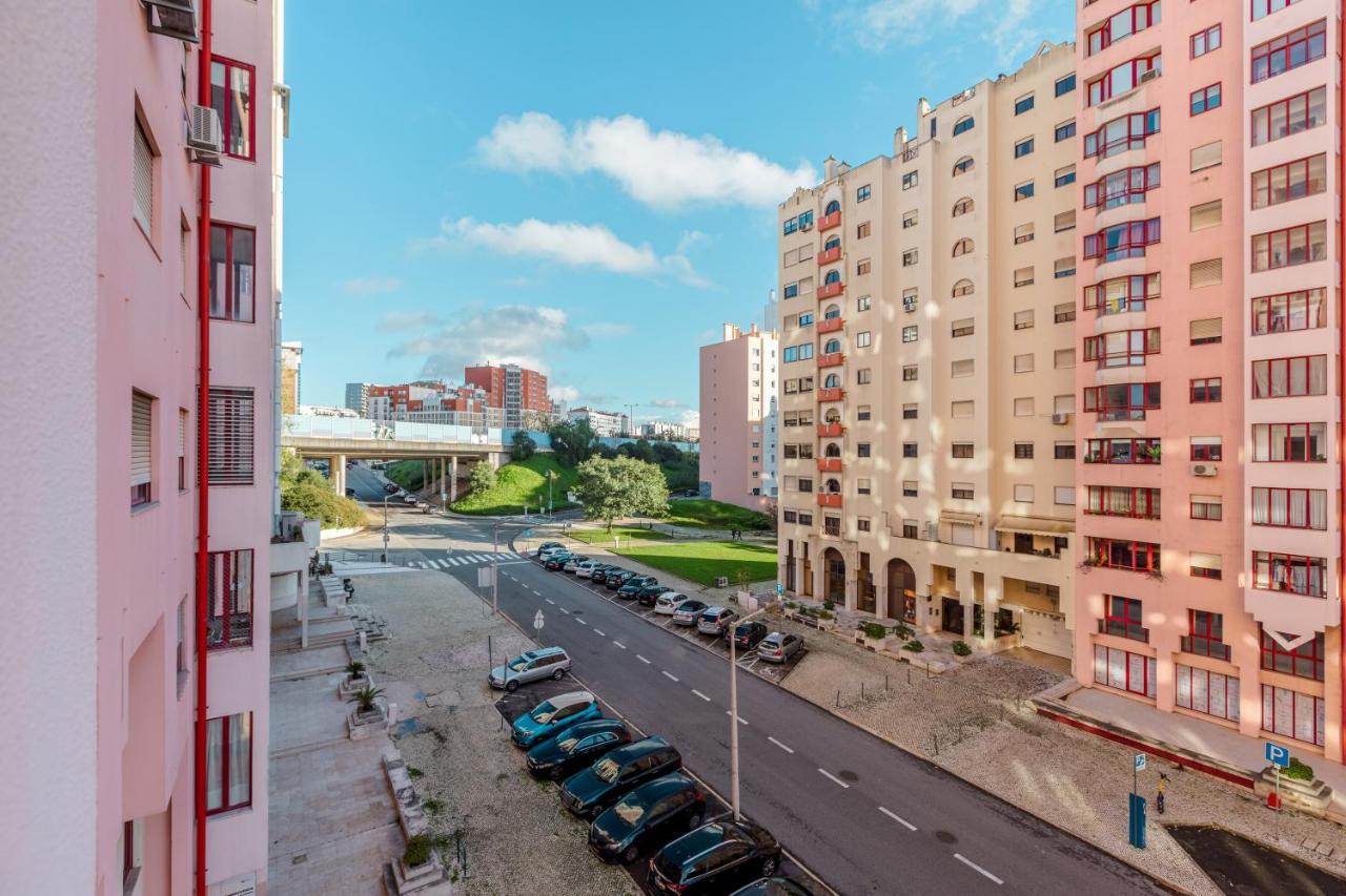 Elegant 3 Bedroom Apt - City Centre - Garage - Metro Лісабон Екстер'єр фото
