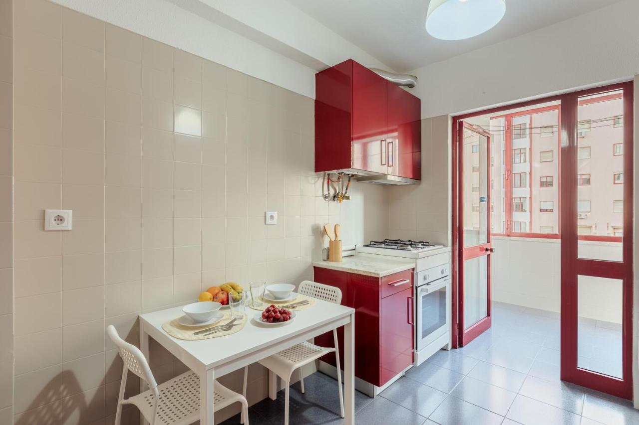 Elegant 3 Bedroom Apt - City Centre - Garage - Metro Лісабон Екстер'єр фото