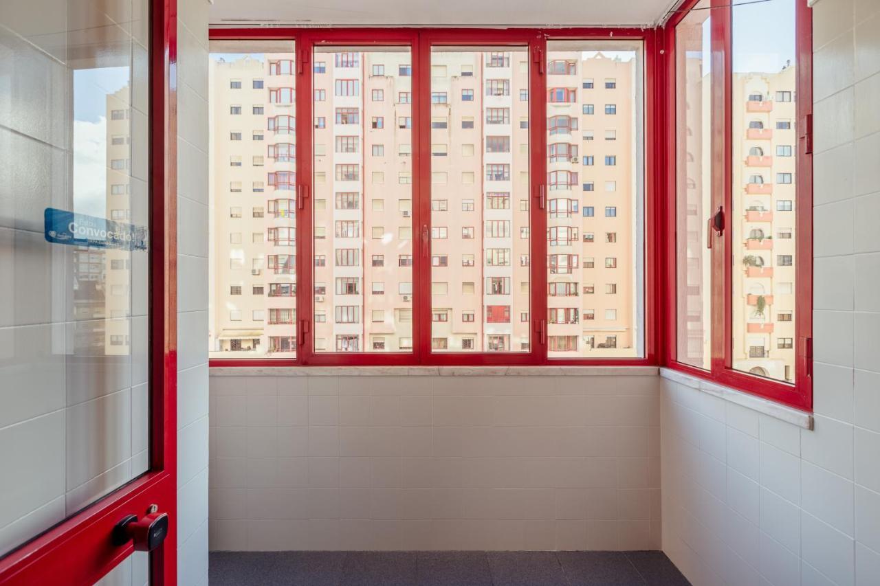 Elegant 3 Bedroom Apt - City Centre - Garage - Metro Лісабон Екстер'єр фото