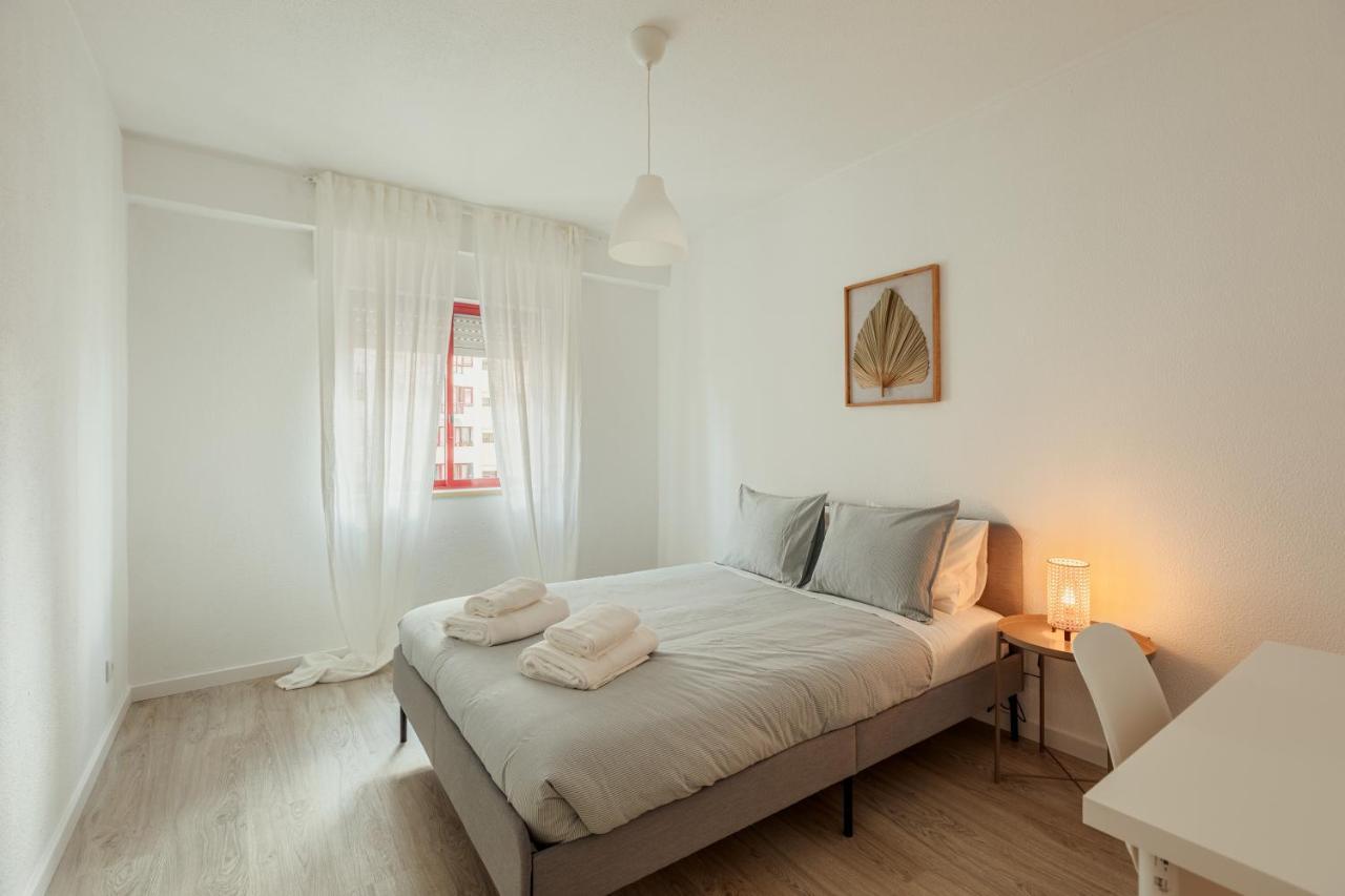 Elegant 3 Bedroom Apt - City Centre - Garage - Metro Лісабон Екстер'єр фото