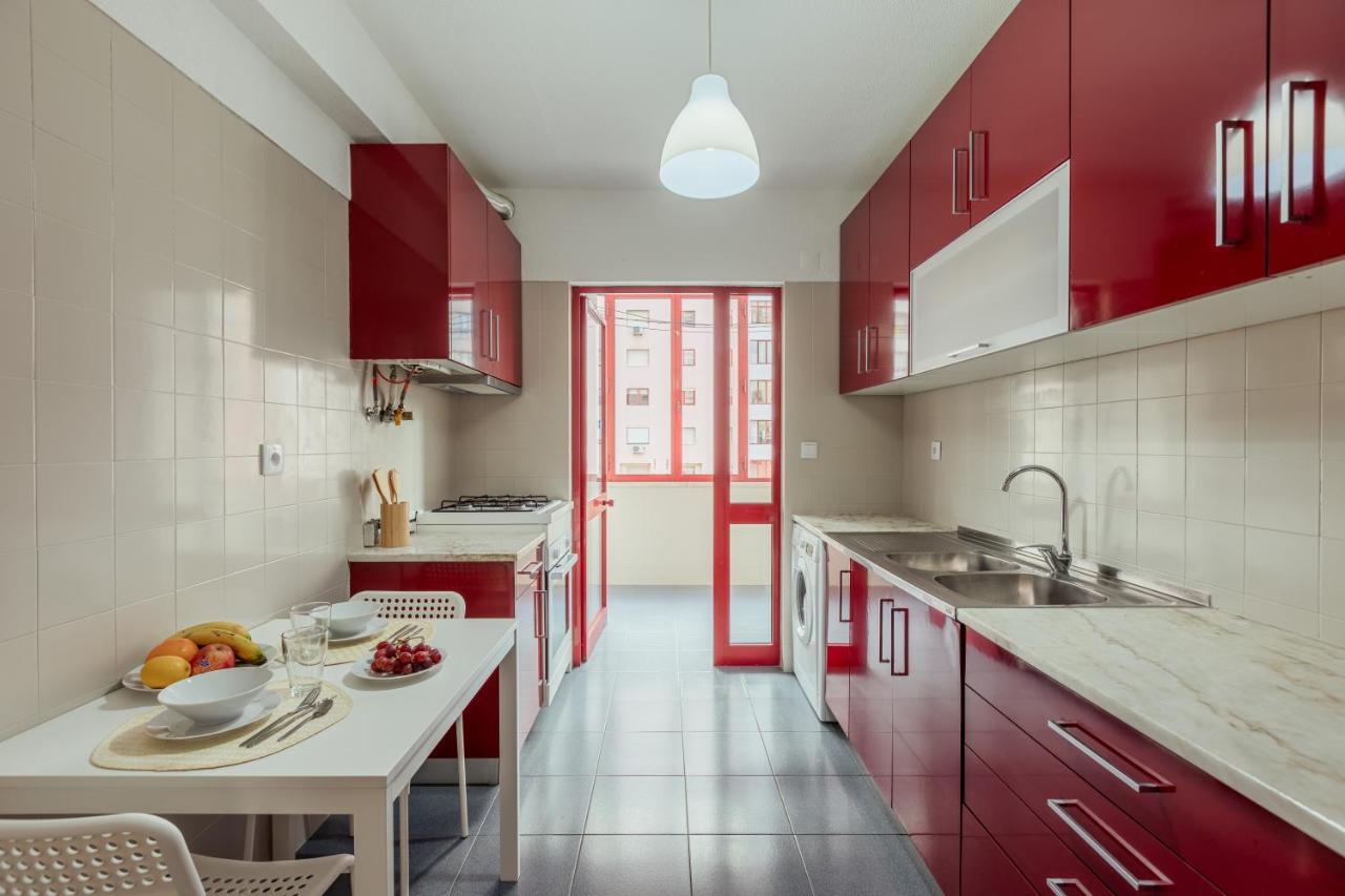 Elegant 3 Bedroom Apt - City Centre - Garage - Metro Лісабон Екстер'єр фото