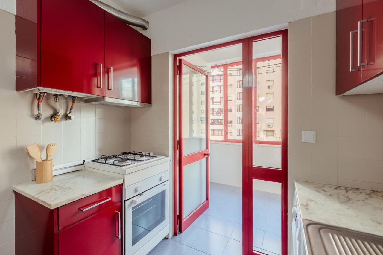 Elegant 3 Bedroom Apt - City Centre - Garage - Metro Лісабон Екстер'єр фото